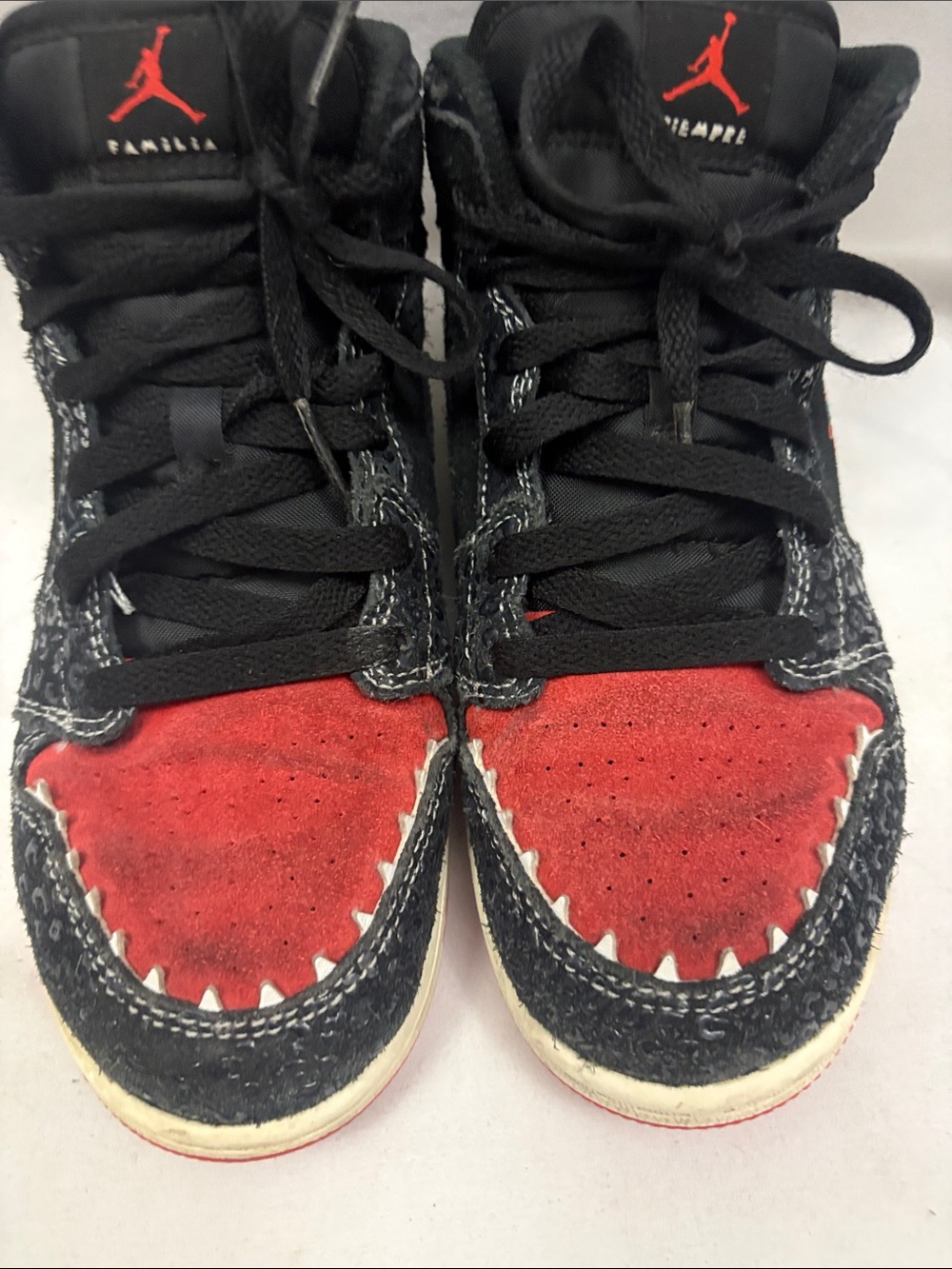 Boys Nike Air Jordans 1 Mid Se Siempre Familia Sneakers - Picture 4 of 14